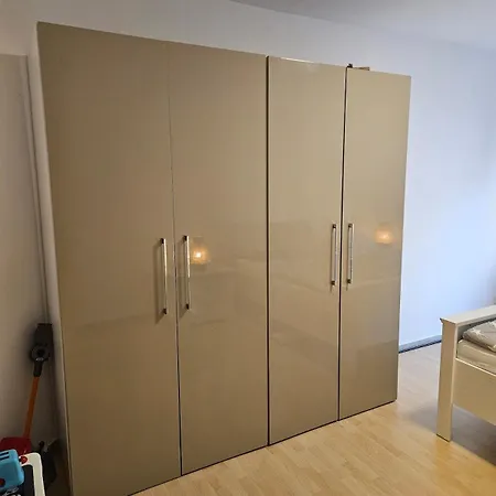 Gesamte Für Bis Zu 3 Personen Groß-Gerau