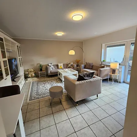 Gesamte Fuer Bis Zu 3 Personen Groß-Gerau